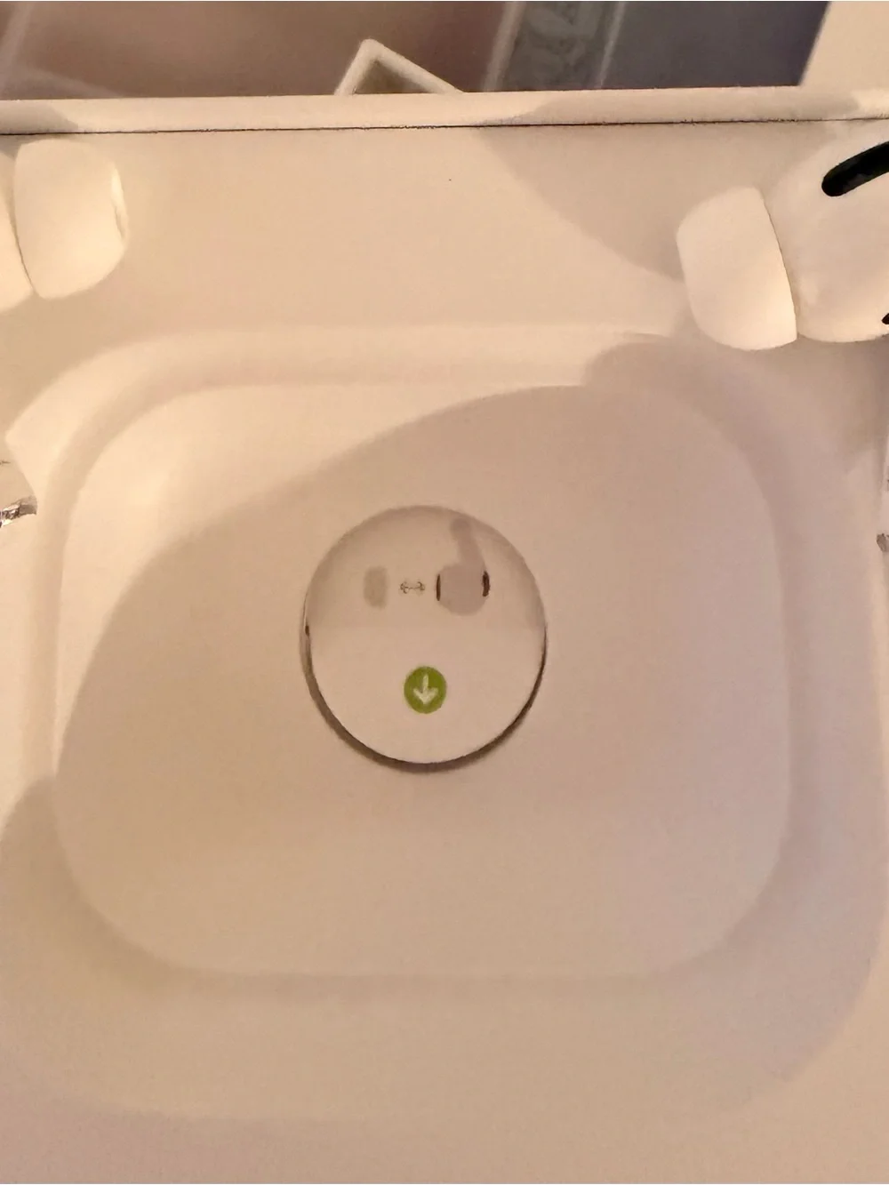 Apple AirPods Pro with MagSafe Charging Case - White